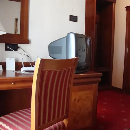 President Szálloda Zára